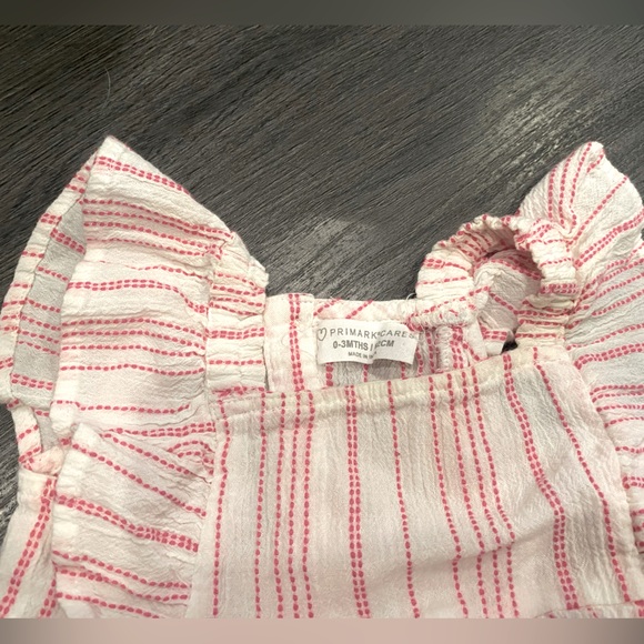 Primark 0-3 romper - Picture 2 of 2